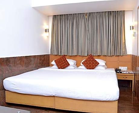 Executive room with In-room Breakfast & 15% discount on Food and Laundry & Welcome drink