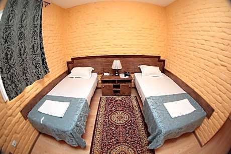 Standard Twin Room (2 Twin Beds)