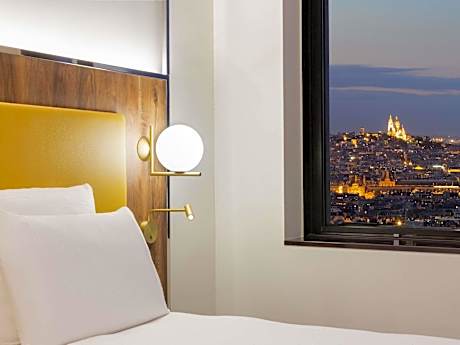 Deluxe Premium King Room with Sacré-coeur View