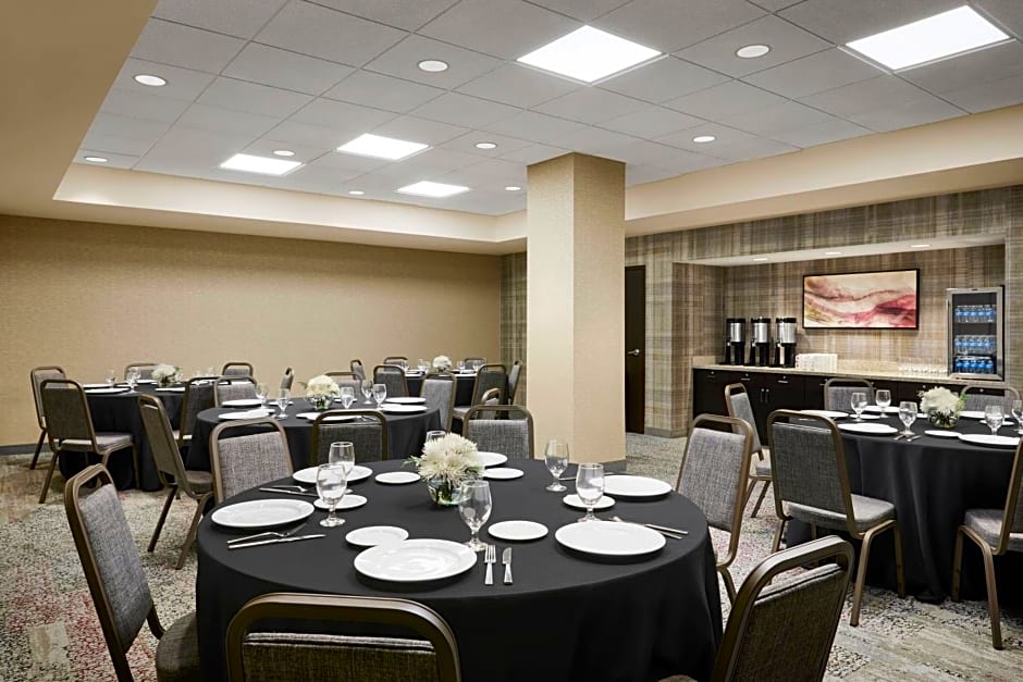 Courtyard by Marriott Newark Downtown