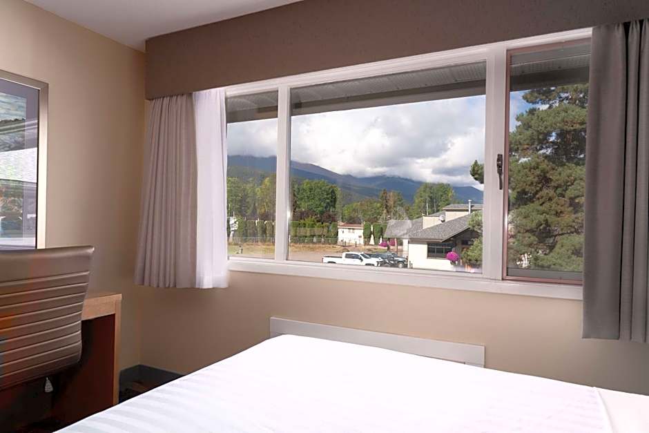 Prestige Hudson Bay Lodge, Premier Collection