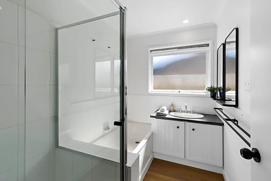 Blue Seas Beach House, 400 metres to the beach