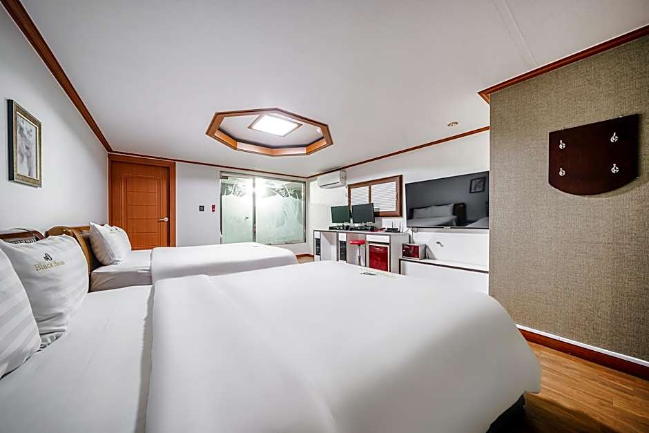 Buantreehotel Blackhouse