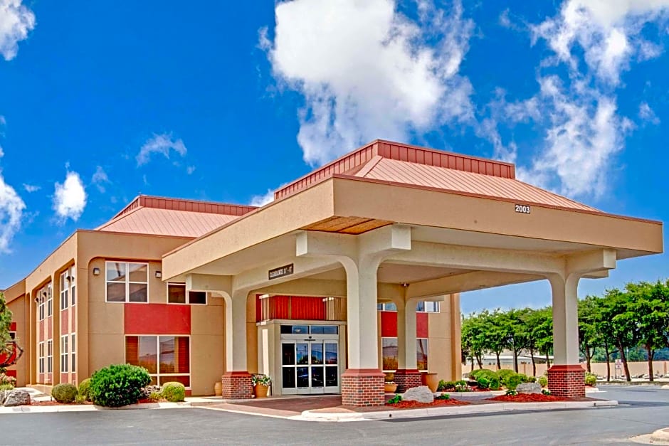 Ramada by Wyndham West Memphis