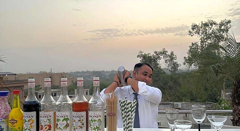 Hotel Atulyaa Taj
