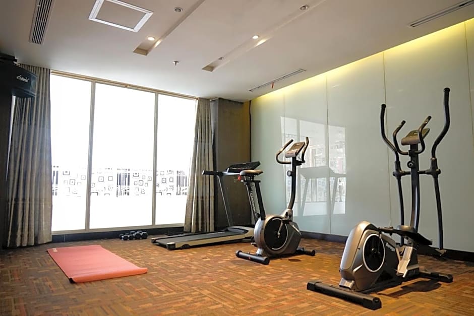 Empress Hotel Makassar City Center by LIFE