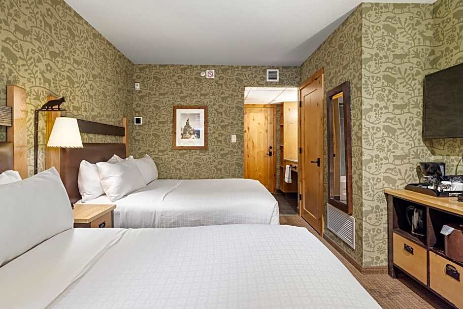 Fox Hotel And Suites