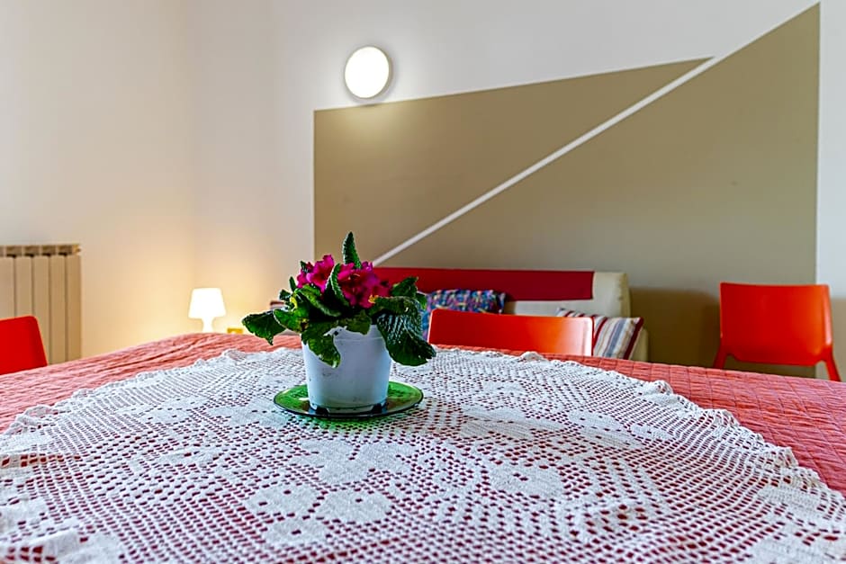 Loano Apartment Pool & Garden