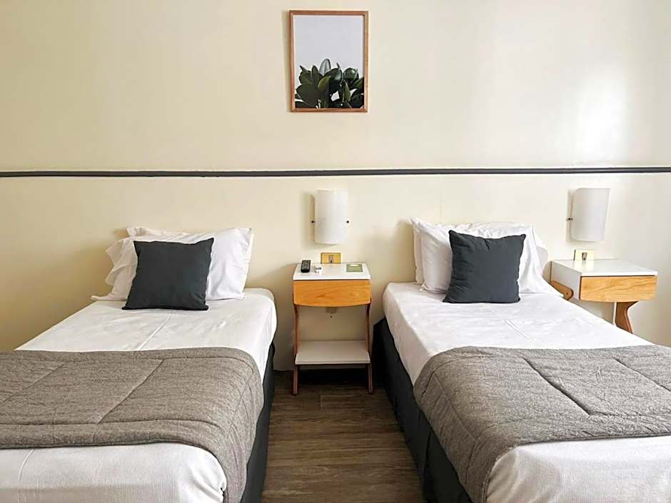 Alpino Hotel