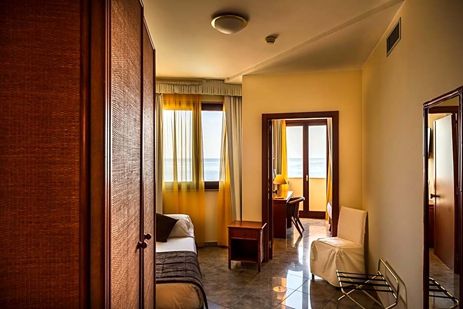 Hotel Ara Solis