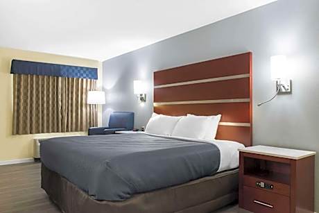 King Room - Non-Smoking