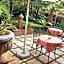Amper Bo Guest House