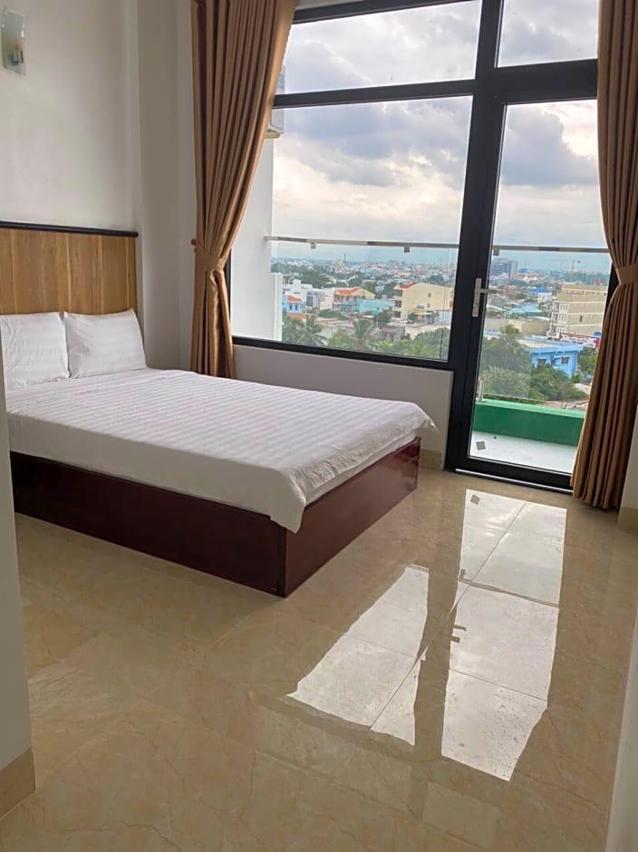 MOON HOTEL