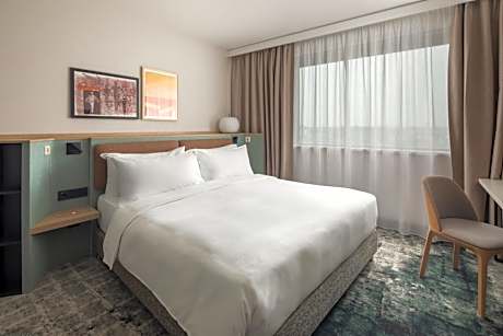 Queen Room - Accessible