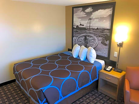 1 Queen Bed Non-Smoking