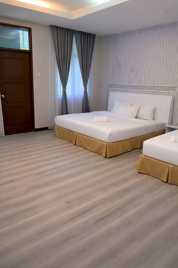 Photo 1 of 5 of Suite