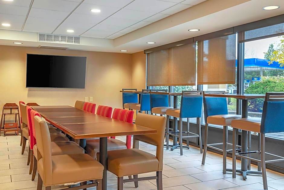 Comfort Inn University