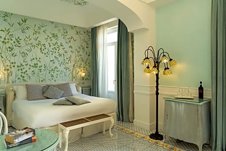 DELUXE SEAVIEW WITH TERRACE