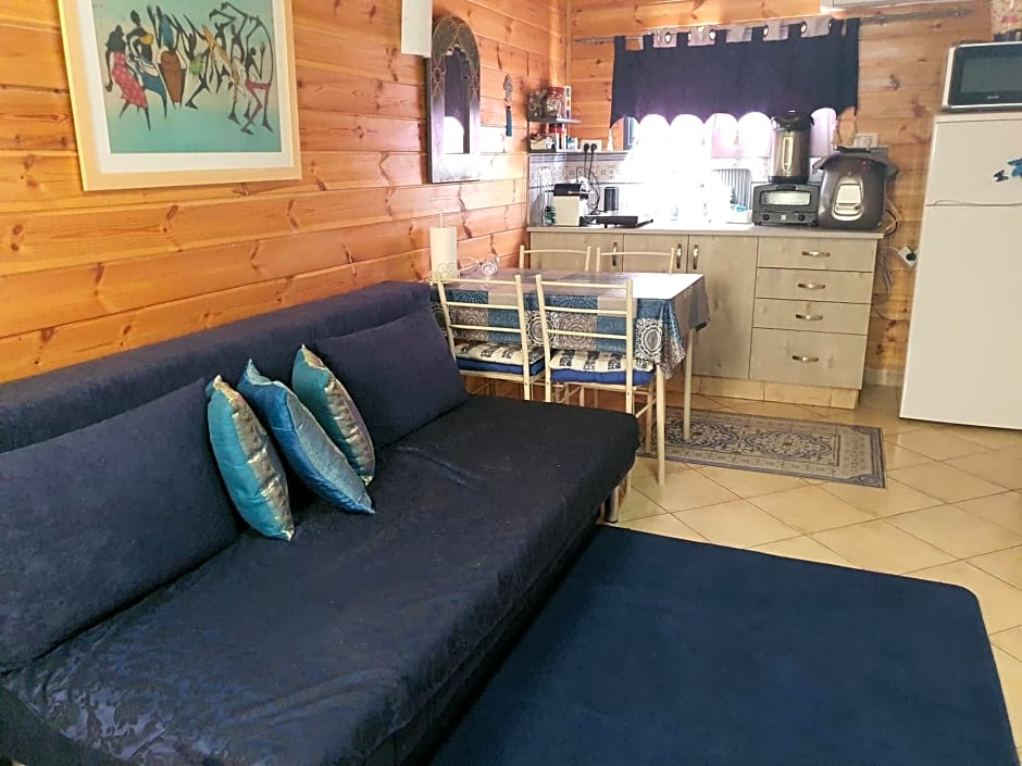 Zimmer Belev HaKikar- Dead sea