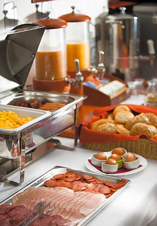 Jade Hotel-Ezüsthíd Hotel