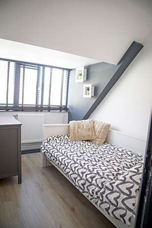 Single Room with Shared Bathroom