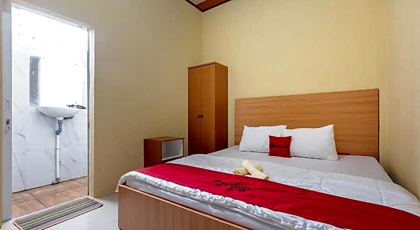 RedDoorz near Waterworld Lampung