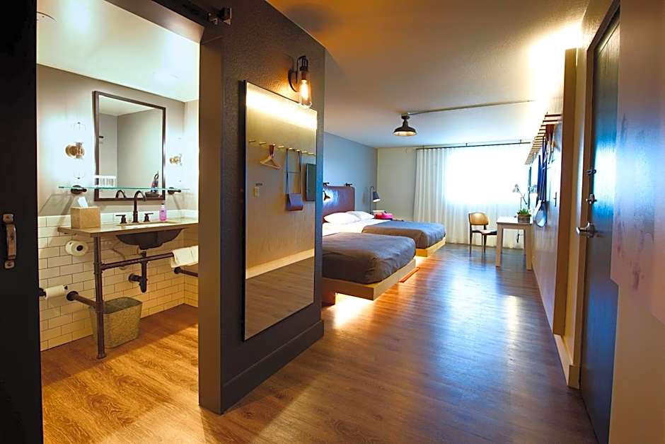 Moxy by Marriott Phoenix Tempe/ASU Area