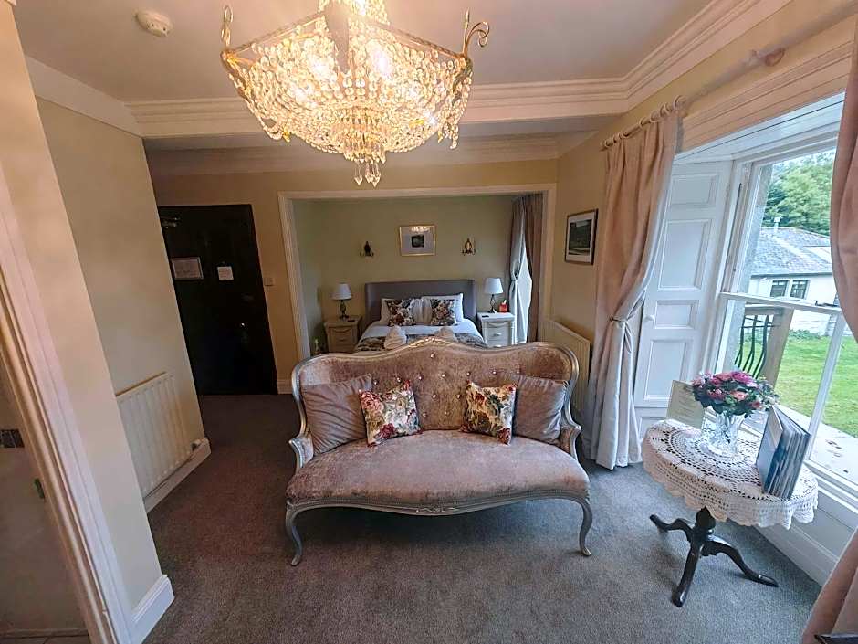 Lovelady Shield Hotel