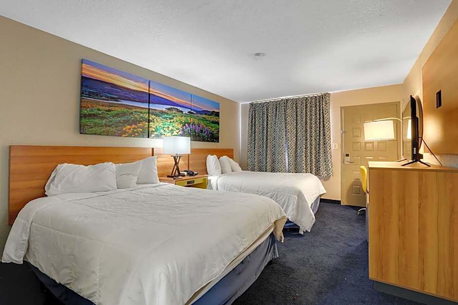 Days Inn & Suites by Wyndham Needles