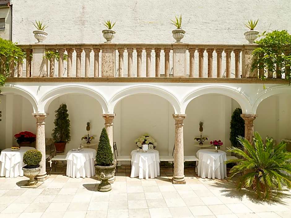 Hotel Opera