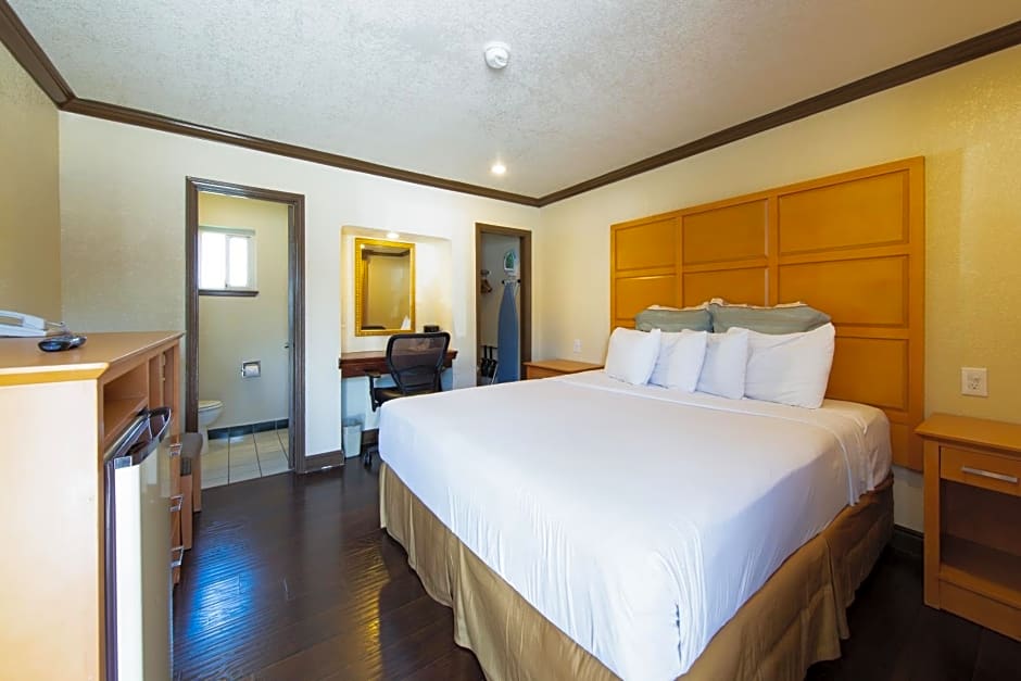 Travelodge by Wyndham Merced Yosemite