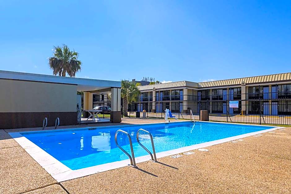 Quality Inn New Orleans I-10 East