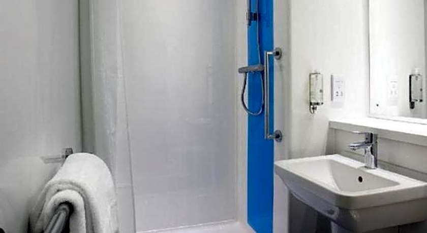 Travelodge Birmingham Central Broadway Plaza