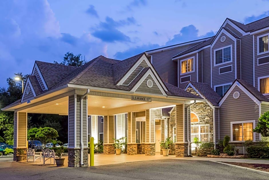 Microtel Inn & Suites by Wyndham Jacksonville Airport