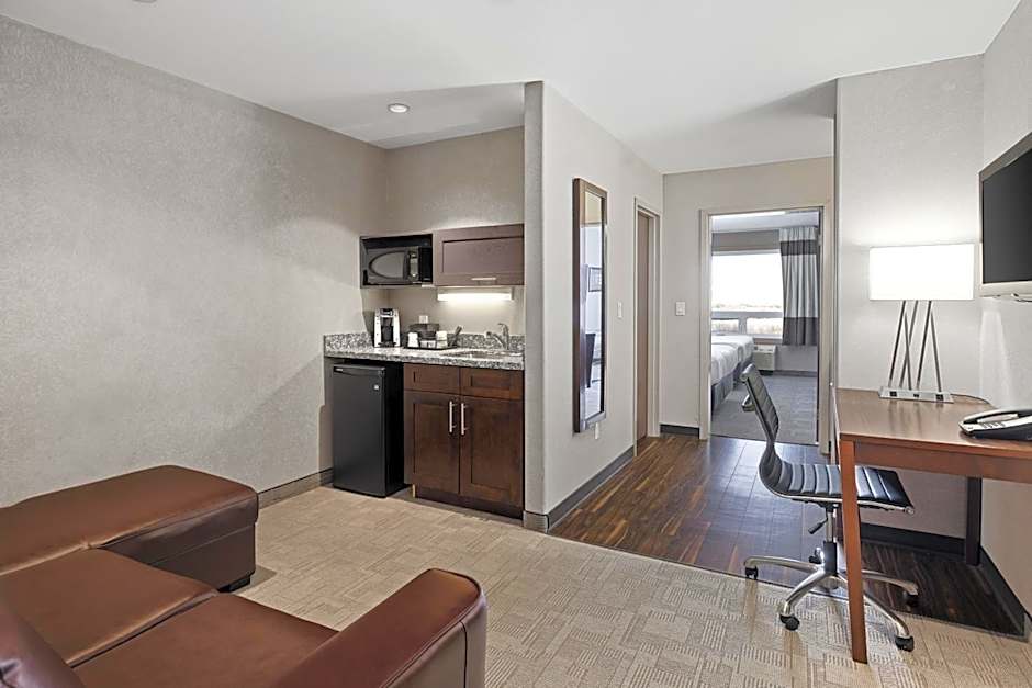 Home Inn & Suites - Swift Current