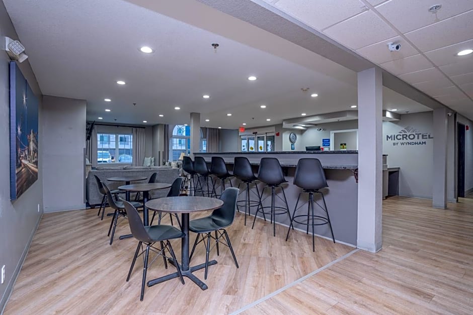 Microtel Inn & Suites By Wyndham Albertville