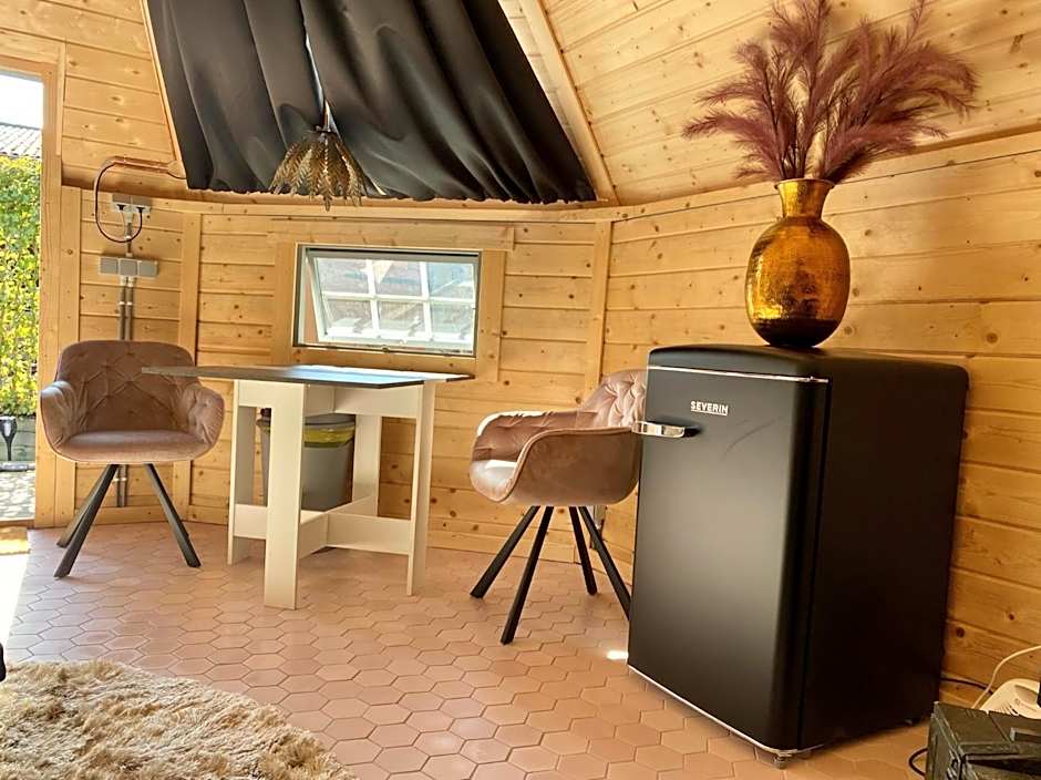 Luxe Finse Kota met Jacuzzi en SaunaBarrel de Zandhoef