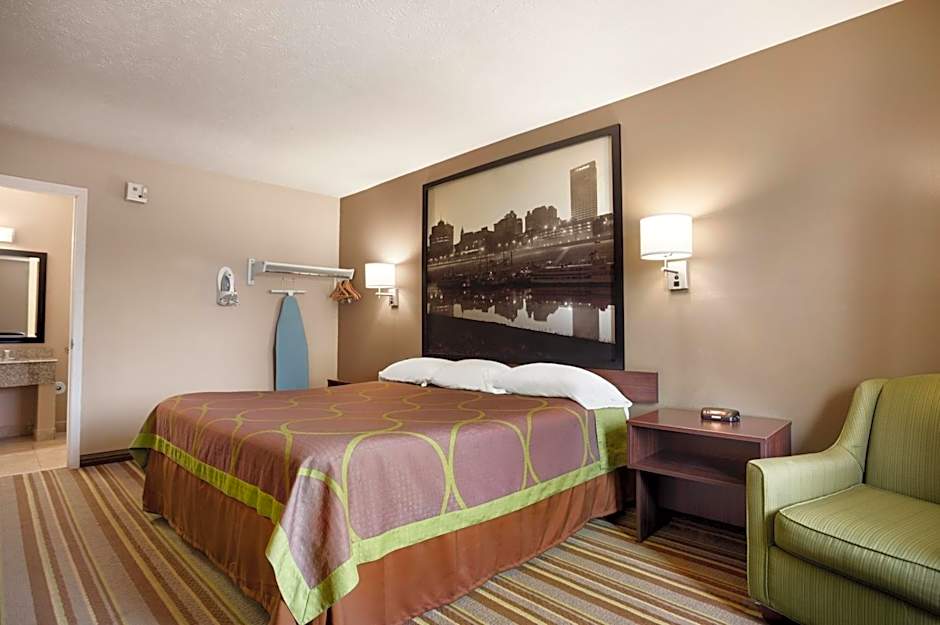 Super 8 by Wyndham Jackson