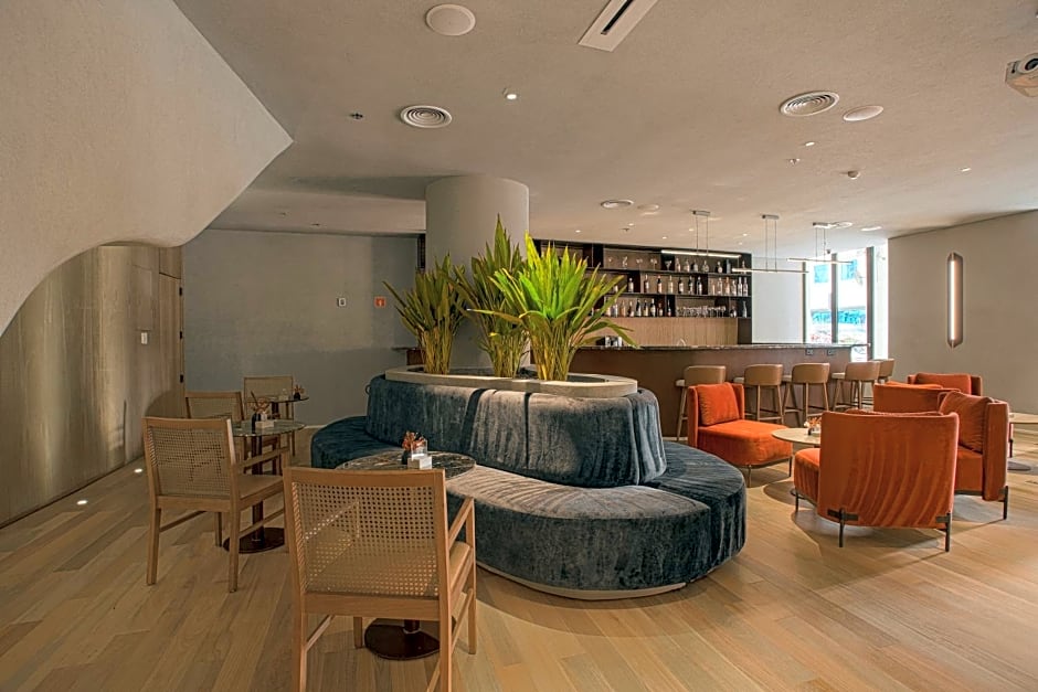 QOYA Hotel Curitiba, Curio Collection by Hilton