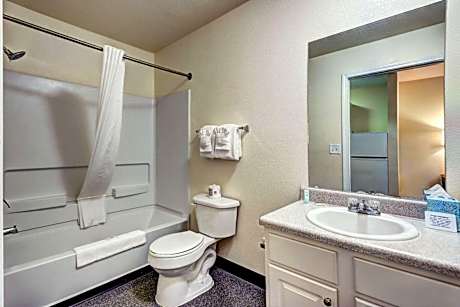 Double Room with Two Double Beds - Non-Smoking