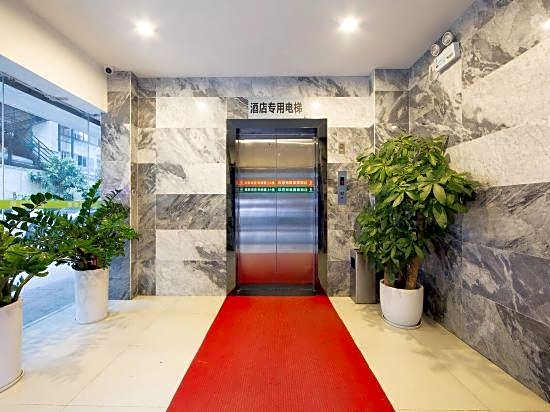 Home Inn (Guangzhou Shangxiajiu Changshou Road Metro Station Hualin Yuqicheng Branch)