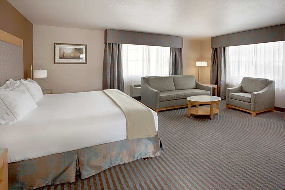 Holiday Inn Express Monterey - Cannery Row By IHG