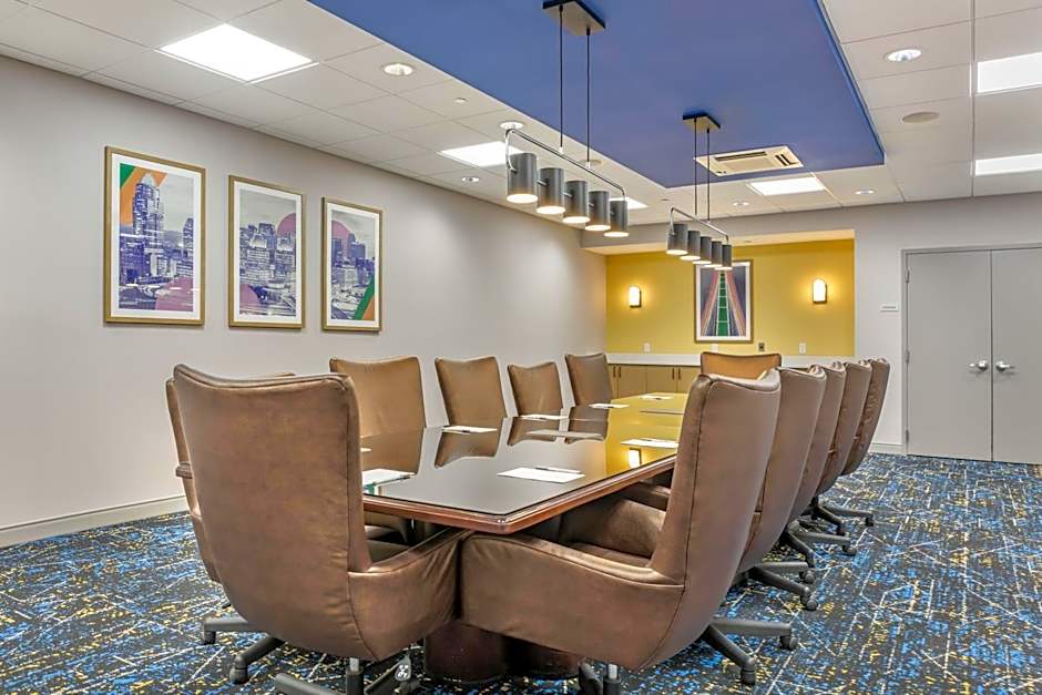Hampton Inn & Suites Cincinnati/Uptown-University Area