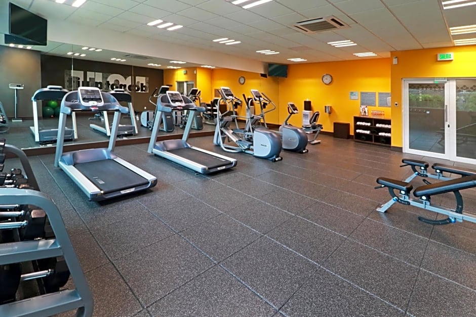Wyndham Garden Guadalajara Acueducto