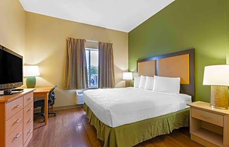 1 Queen Bed | Suite, Non-Smoking, Kitchen