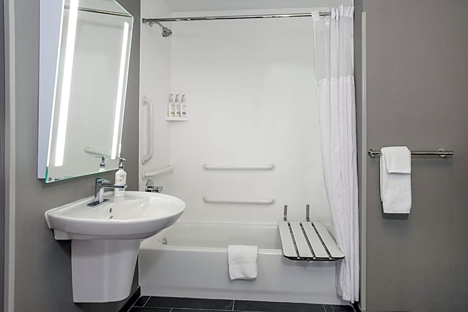 Staybridge Suites Williamsville - Buffalo
