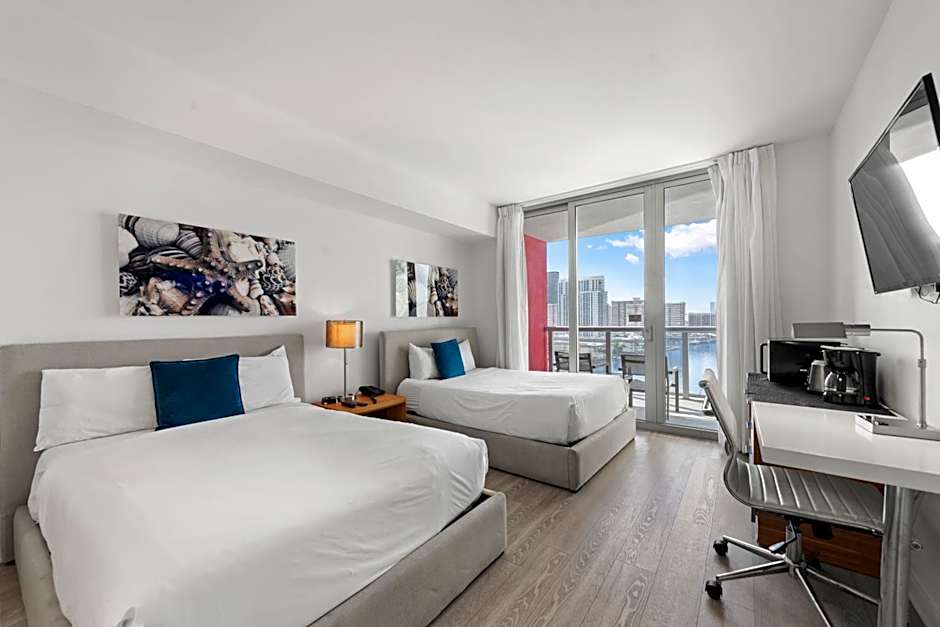 Water View Building With Pool - 5-Min Walk To The Beach - Cozy Studios