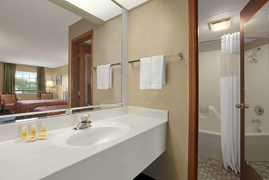Days Inn by Wyndham Branson/Near the Strip