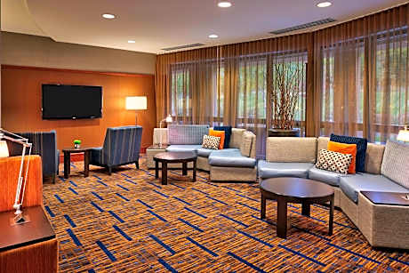 Courtyard by Marriott Kansas City Shawnee