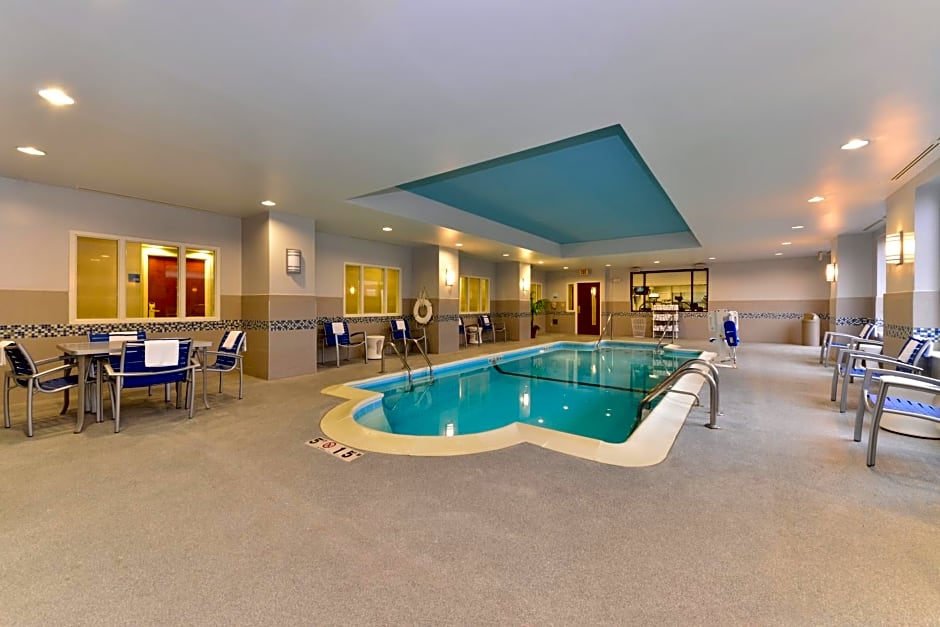 Holiday Inn Express Hotel & Suites Indianapolis Dtn-Conv Ctr, an IHG Hotel